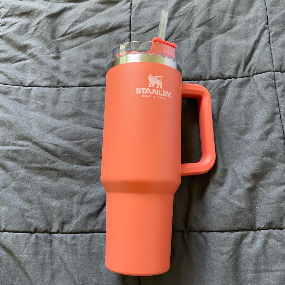 NEW! Stanley Adventure Quencher Travel Tumbler 40oz Grapefruit
